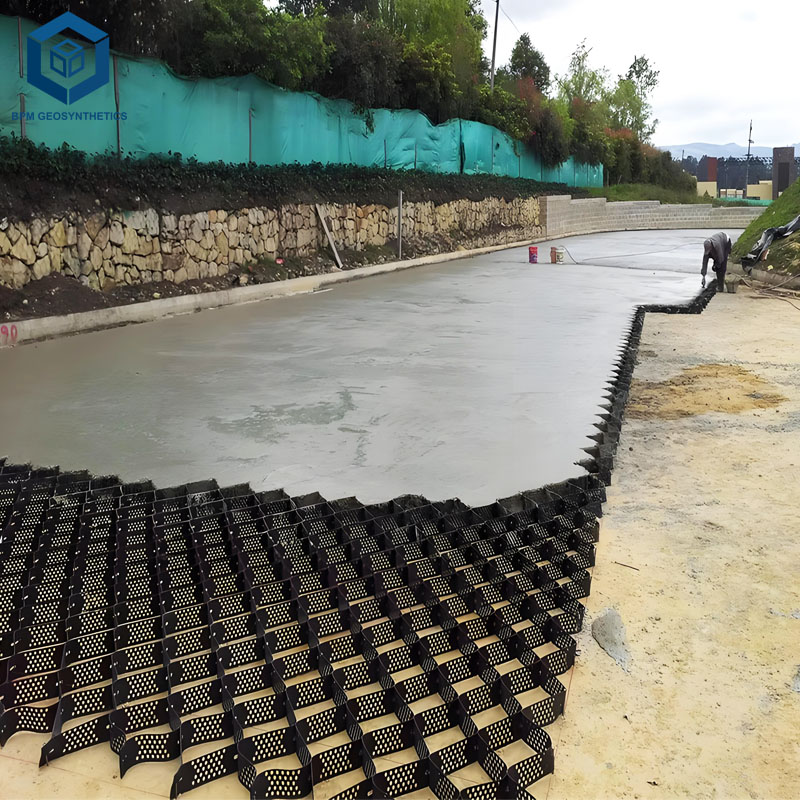 Jalan Masuk Geocell untuk Stabilisasi Jalan Masuk